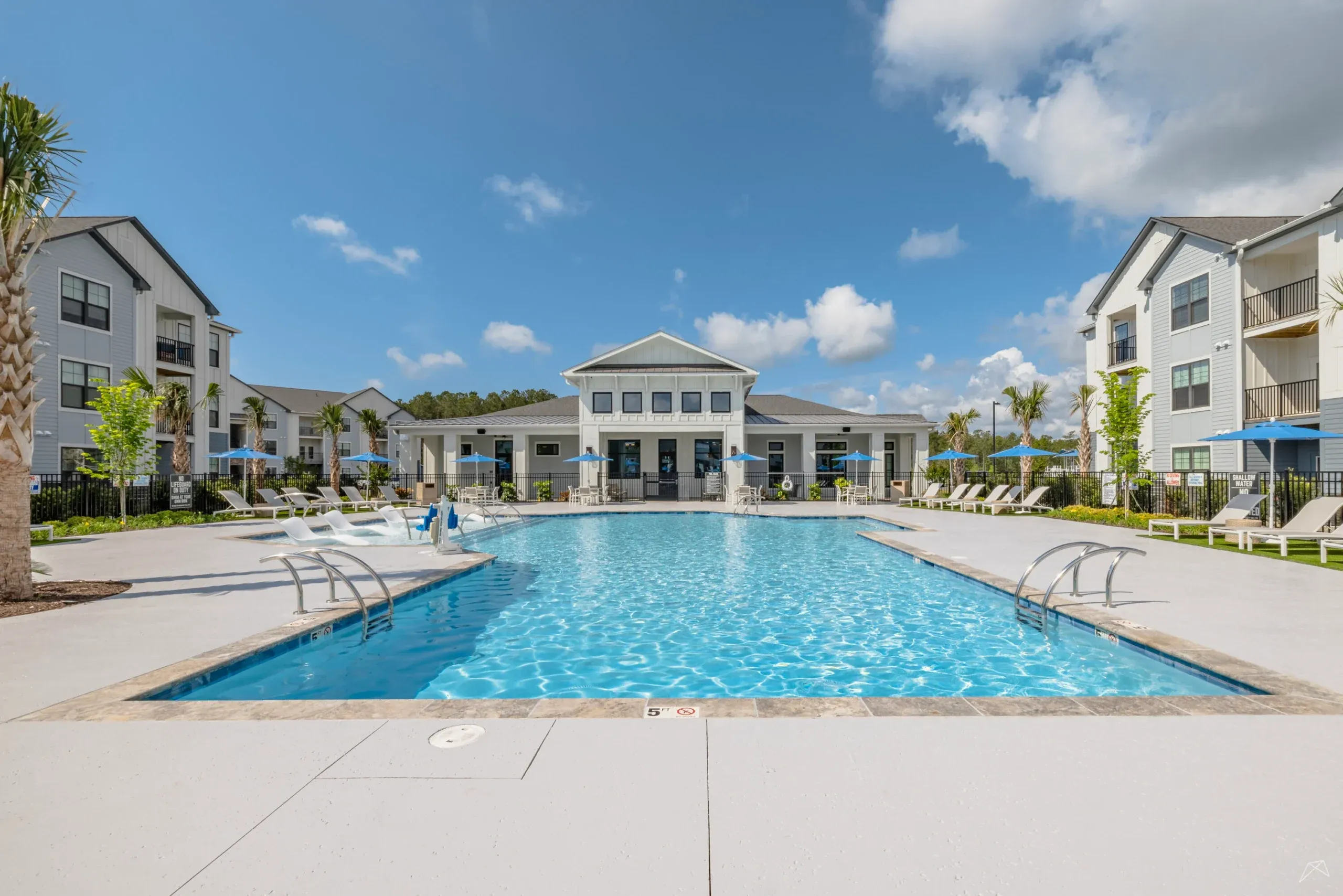 Evolve Holly Ridge Pool area